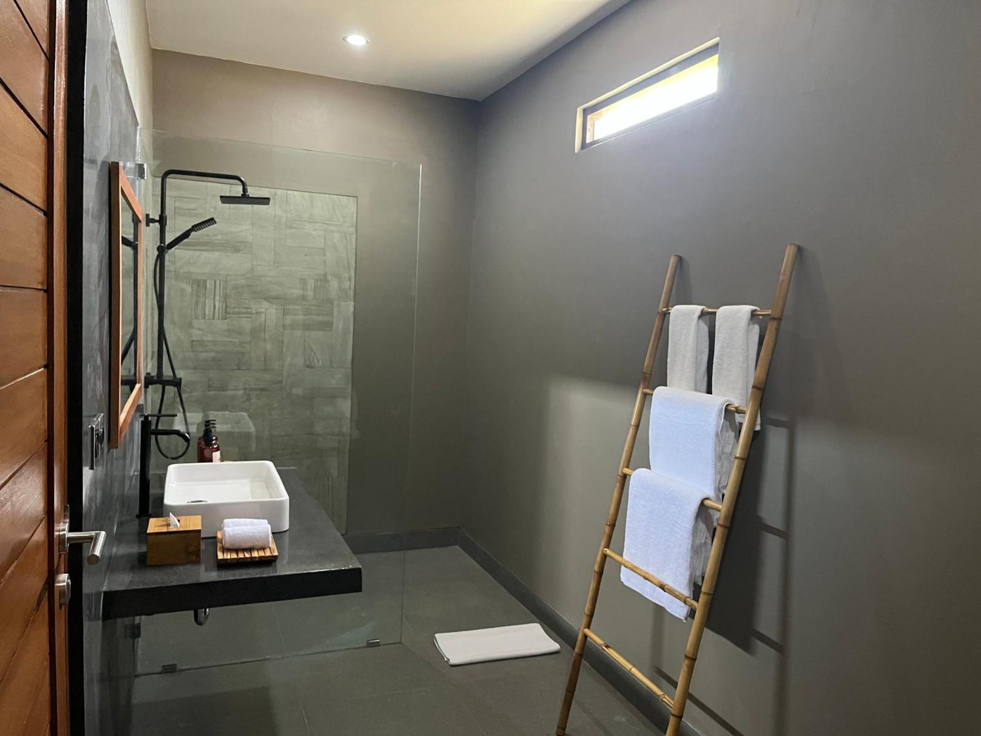 Tropical Almond Villa Uluwatu  Ngoại thất bức ảnh