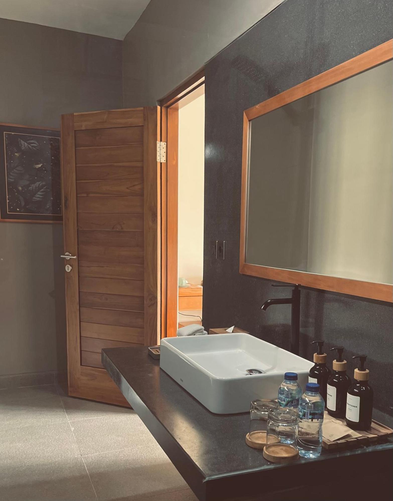 Tropical Almond Villa Uluwatu  Ngoại thất bức ảnh